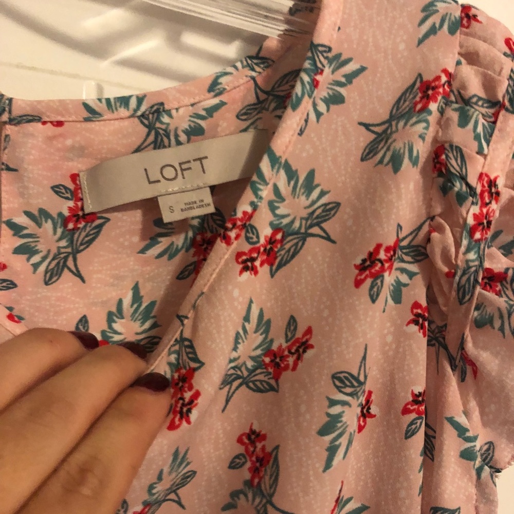 LOFT pink floral shell tank size small
